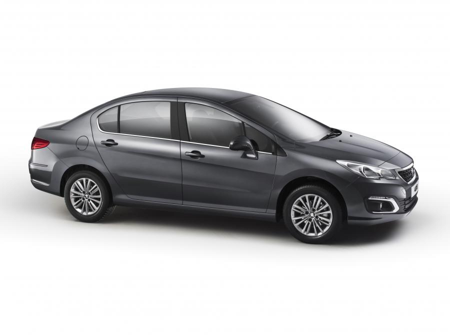  Peugeot 408 2017 года  (RU) (фото 12 из 20)
